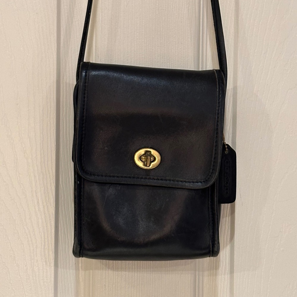Vintage Coach Black Leather Turnlock Crossbody Bag Small Flap Bag 9893